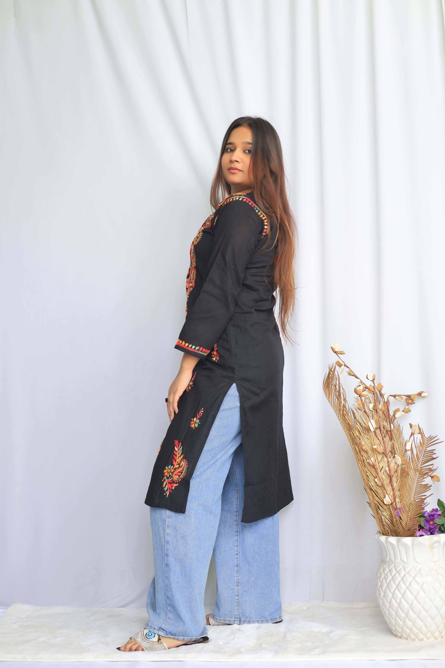 Aabdaar Cotton Chikankari Kurta with Multi Thread work- Black