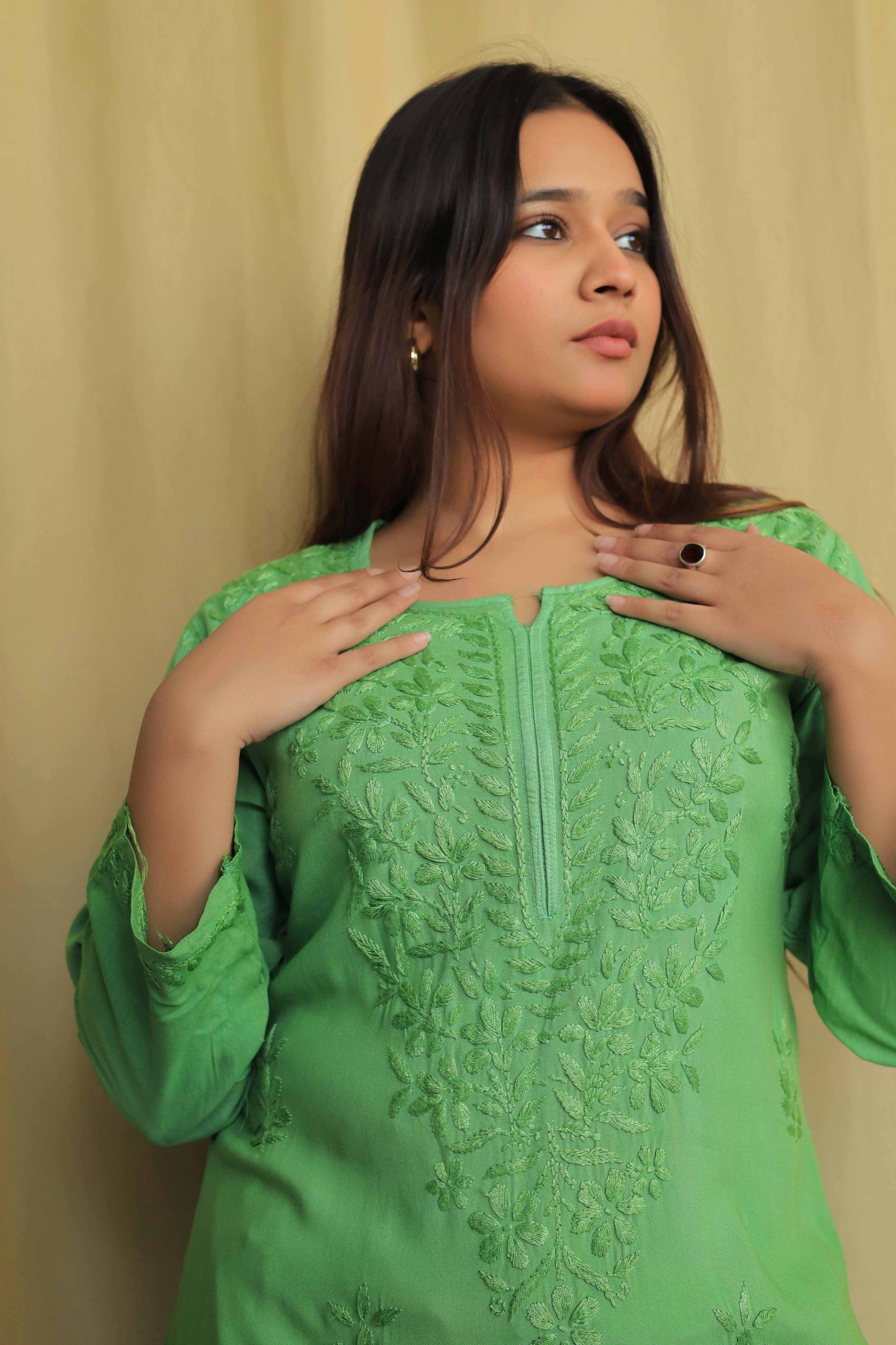 Aabdaar Rayon Chikankari kurta - Green